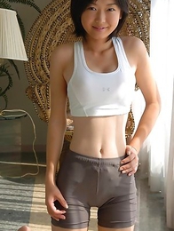 Noriko Kijima with huge knockers loves sun on her skin